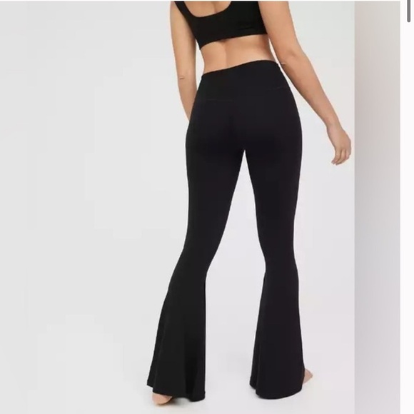 Aerie Real Me High Waisted Crossover Super Flare Legging size xsp - Picture 3 of 6